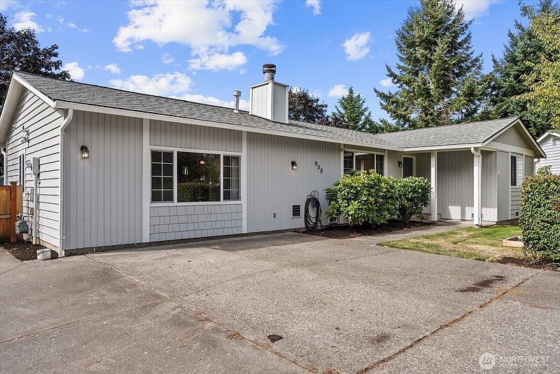 3rd image of 908 116TH Street SW