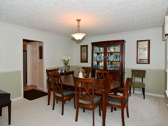 4th image of 610 Water View Dr