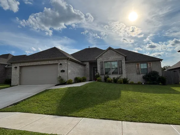 1573 N Dawes St, Fayetteville, AR 72704