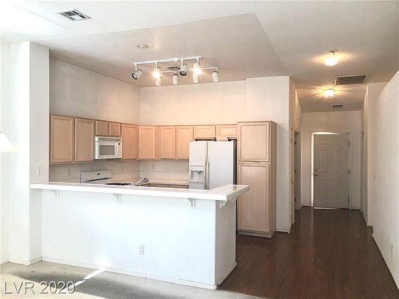 3rd image of 1126 Scenic Crest Dr