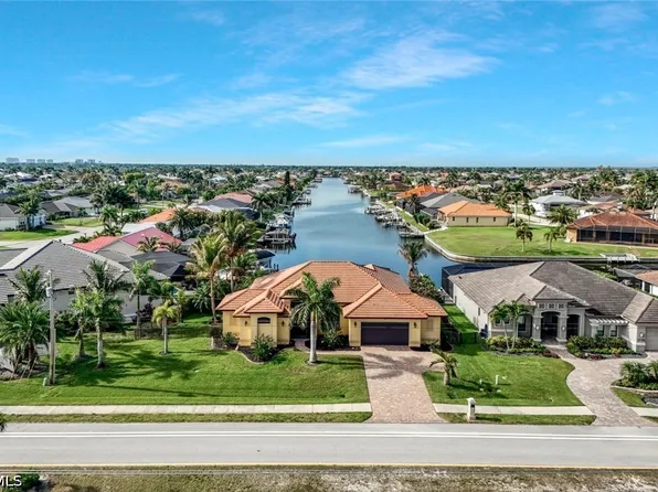 2724 Gleason Pkwy, Cape Coral, FL 33914