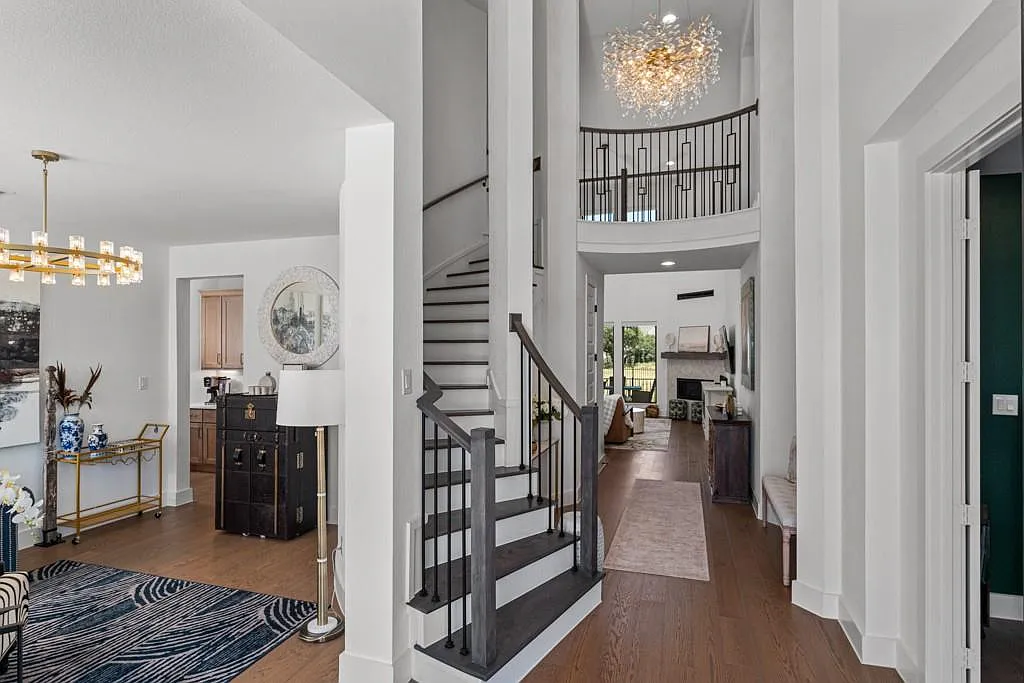 5 bed, 4.5 bath, 3917 sqft, $6,500 — Photo 4