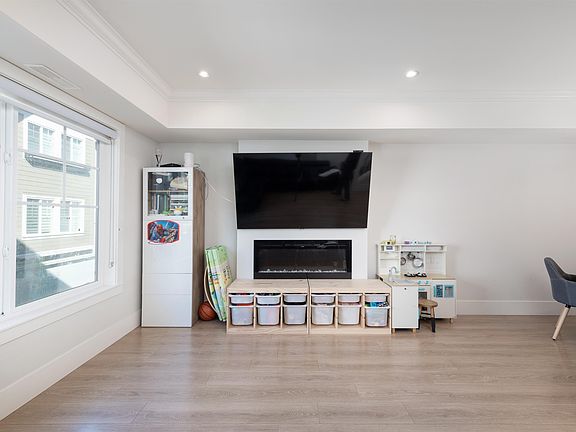 4th image of 9211 McKim Way #9