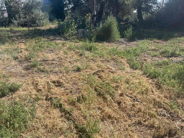 218 E D St #1-3, Shoshone, ID 83352