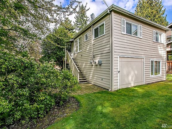 5th image of 10712 NE 46th St