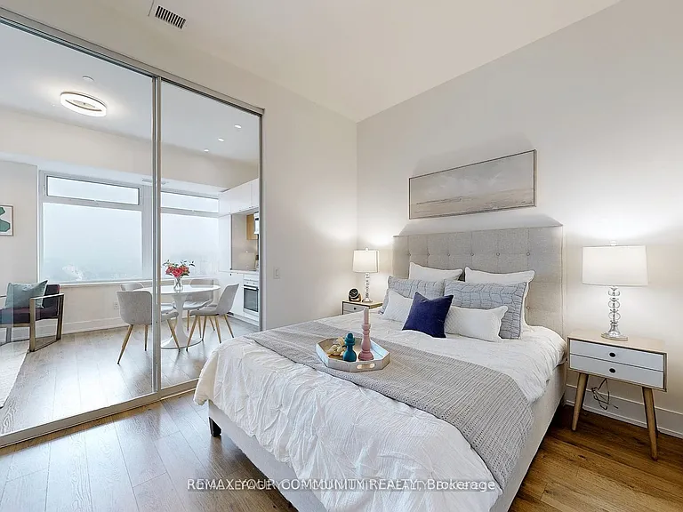 111 Saint Clair Ave W #1828 — Photo 18