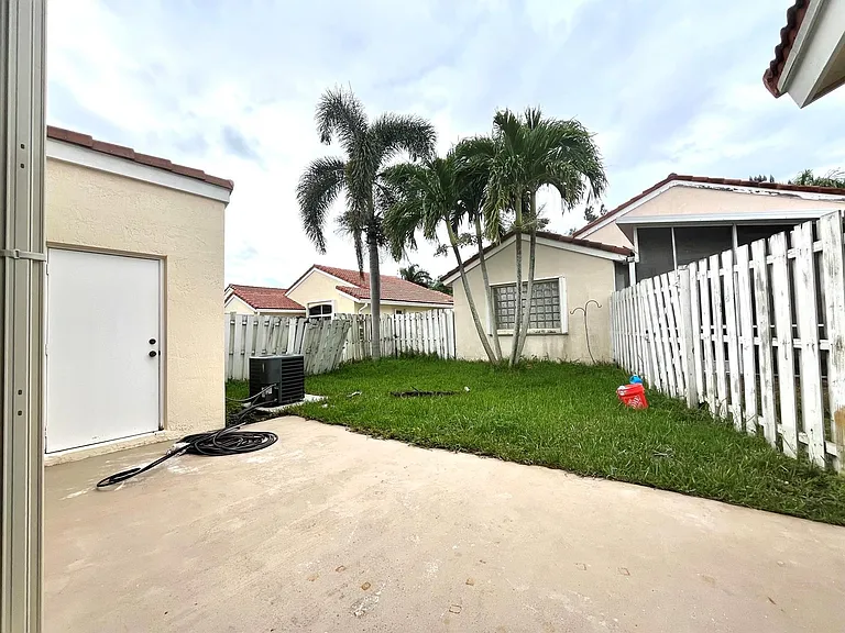 7063 Burgess Dr — Photo 5