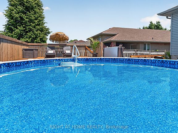 3rd image of 10 Galbraith Ct
