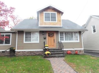 101 Ridge St, Pearl River, NY 10965