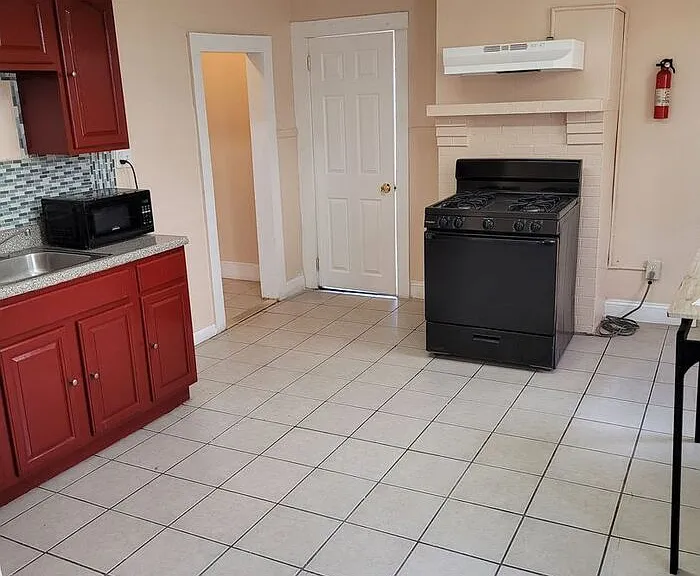 90 Cutler St #2 — Photo 9