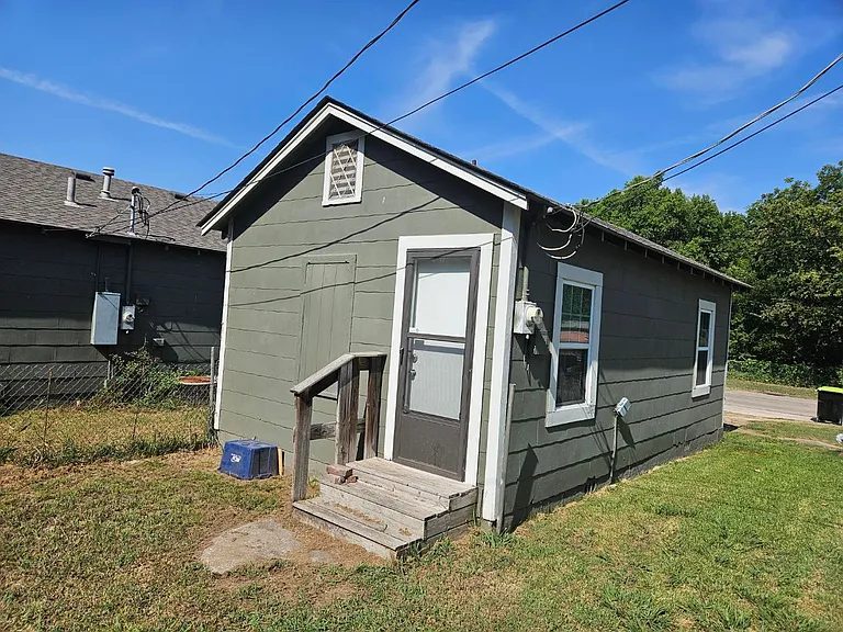 613 N Johnston St — Photo 6