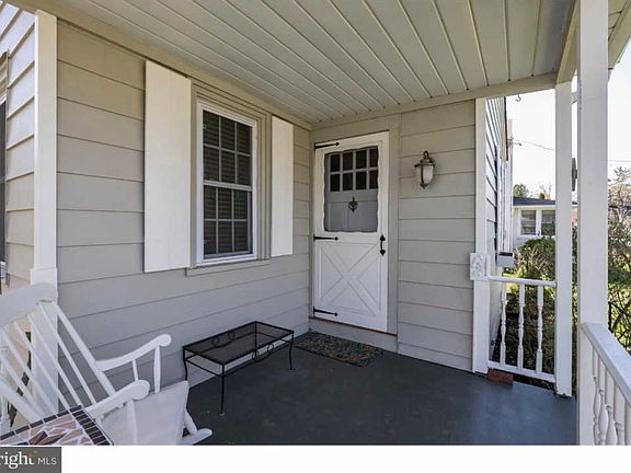 4th image of 294 Griffen St