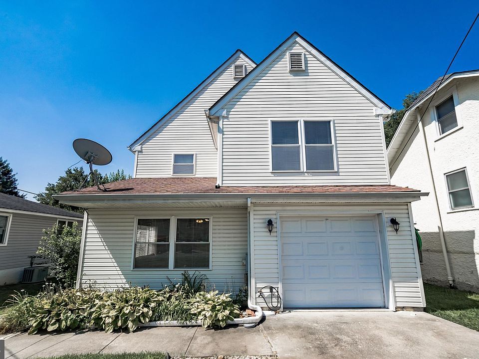 1st image of 2114A Louisa Ave