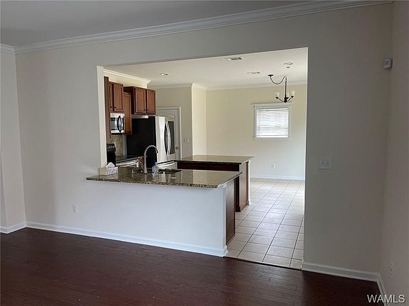 3rd image of 3914 Fernwood Ln
