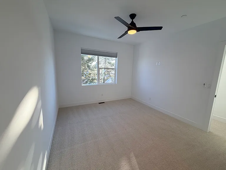 2172 Applewood Dr — Photo 32