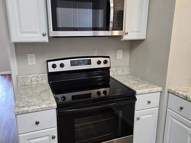 3532 Fullerton Ave — Photo 44