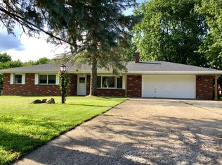 17 Hickory Ct, Yorkville, IL 60560