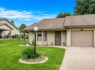 552 Maple Ln, Nappanee, IN 46550