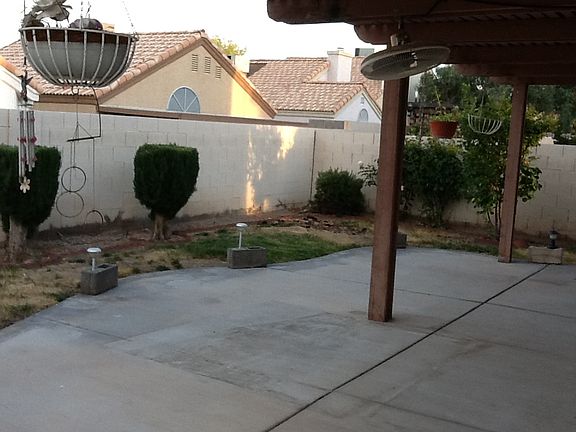 Covered shaded patio+fenced 