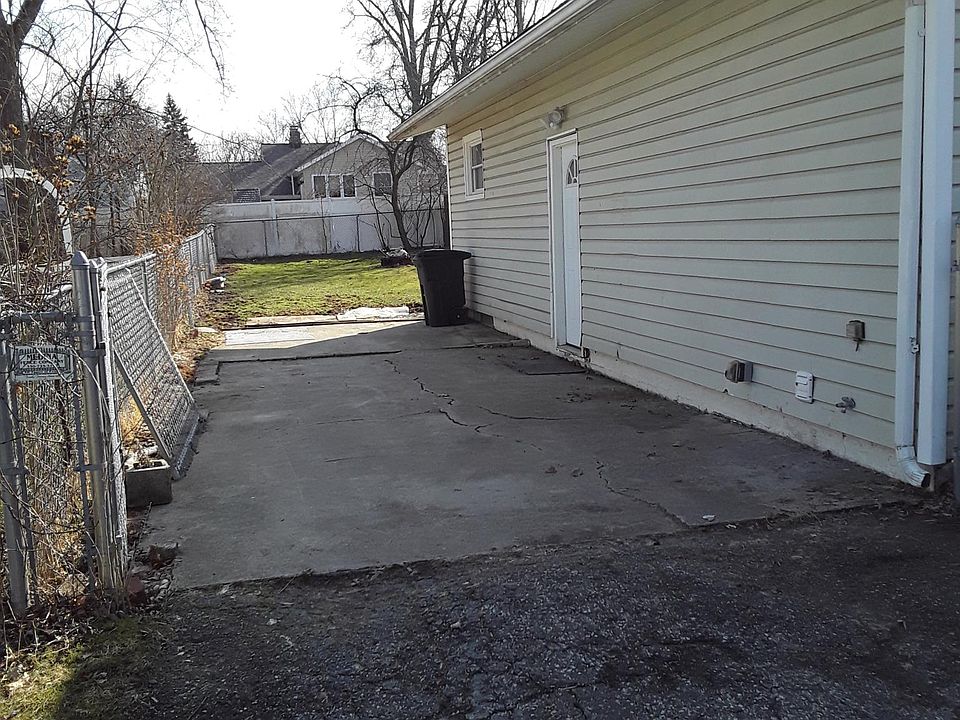 2nd image of 530 W Park Blvd