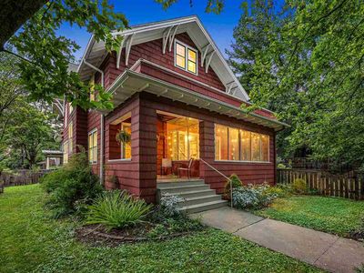 304 Brown St, Iowa City, IA, 52245