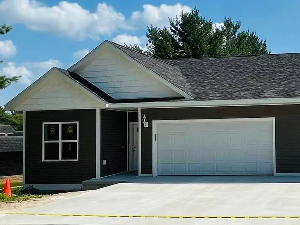 602 E Madison Ave Unit 27, Milton, WI 53563