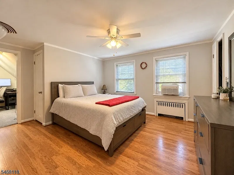 2 bed, 1.0 bath, $2,500 — Photo 3