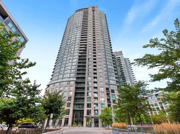 219 Fort York Blvd #3103, Toronto, ON M5V 1B1