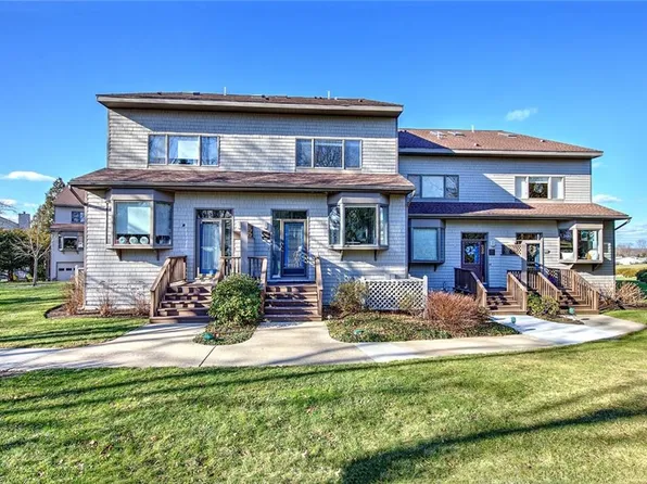 136 Windward Ln, Bristol, RI 02809