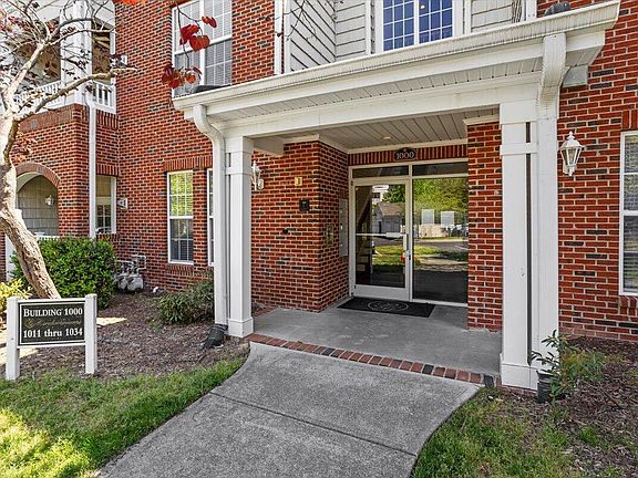 3rd image of 1011 Arborgate Cir