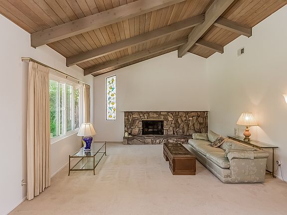 4th image of 2771 Daytona Ave
