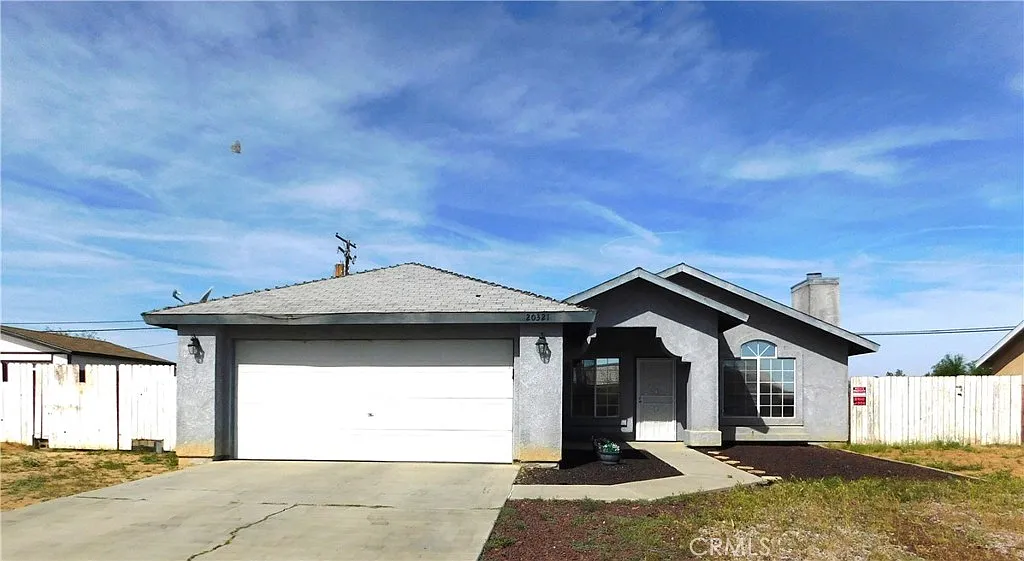 3 bed, 1176 sqft, $2,100 — Photo 2