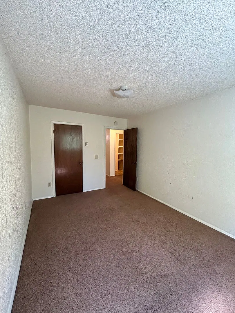 44 6th Street Apartments — Photo 2