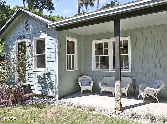 2nd image of 606.5 Dahlia Ave