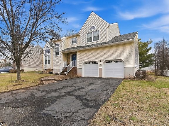 2nd image of 4 Crowel Rd