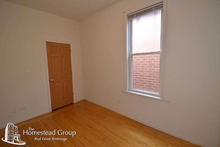 1st image of 3301 N Hoyne Ave #Two_r