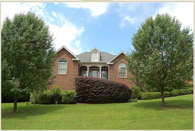 1st image of 300 Briarmoor Dr