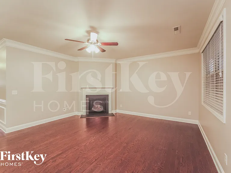 124 Ridgemont Ln — Photo 4