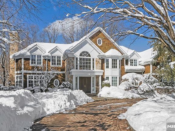 2nd image of 19 Academy Ln