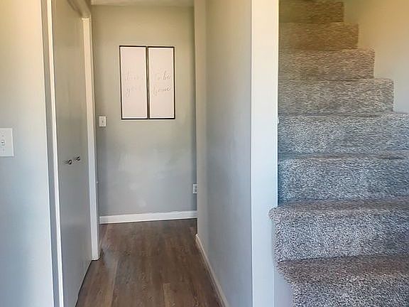 2nd image of 2221 Woodcrest Dr