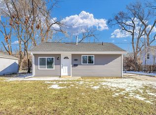 1312 Hedge Rd, Champaign, IL 61821