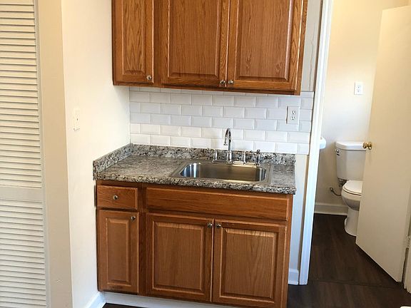 3rd image of 7410 N Rogers Ave APT 2