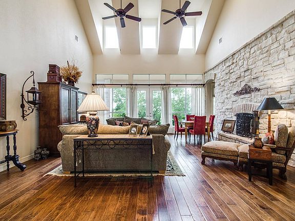 3rd image of 6722 Wagner Way