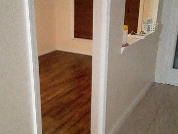 2nd image of 558 NW Goldcoast Ave