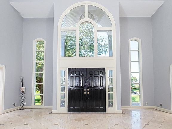 5th image of 7507 Pine Knoll Cir