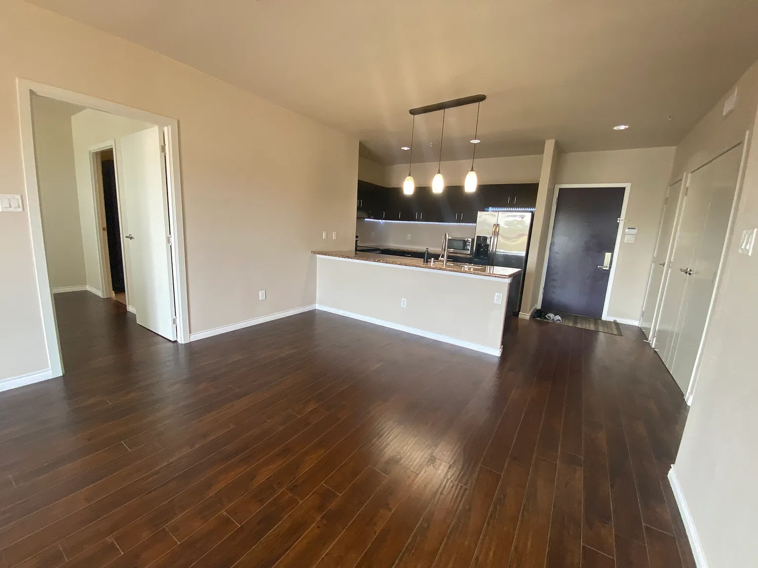 2 bed, 1100 sqft, $1,800 — Photo 4