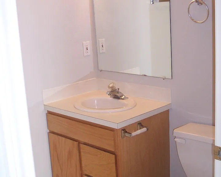 1740 White Ave — Photo 7