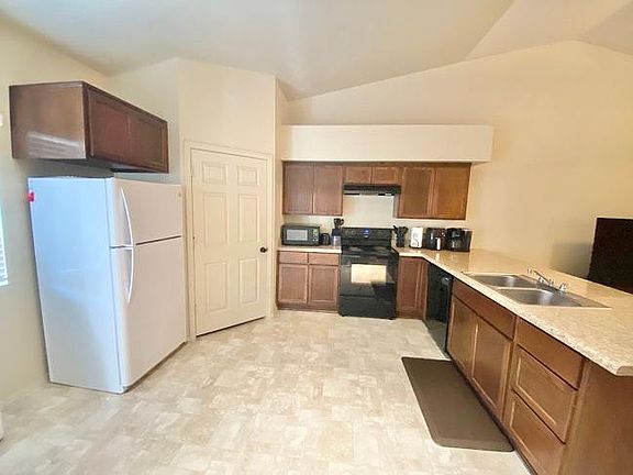 5th image of 3110 S Robert Way