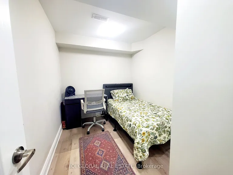 1332 Basswood Cres #BASEMENT — Photo 3