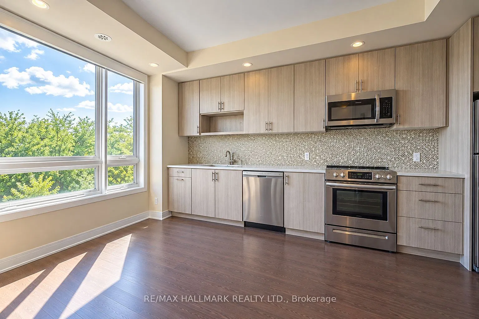 2 bed, $2,900 — Photo 2